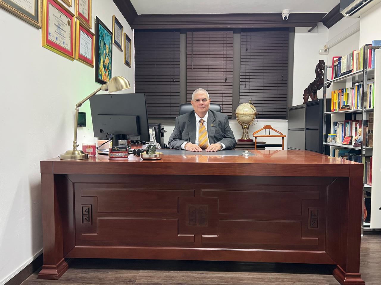 Mgter. Carlos Gavilanes González